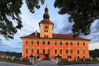 Na zámku Bechyně otevřeli novou výstavu současného umění